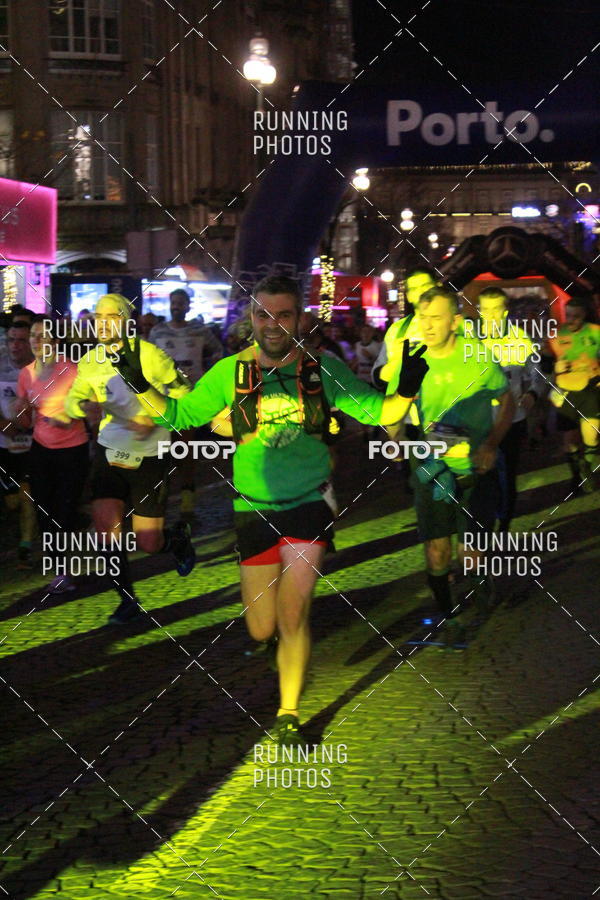 Buy your photos of the eventS�o Silvestre Porto 2019 on Fotop