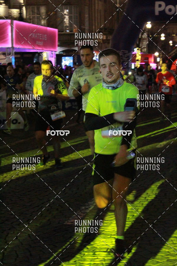 Buy your photos of the eventS�o Silvestre Porto 2019 on Fotop