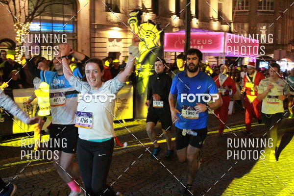 Buy your photos of the eventS�o Silvestre Porto 2019 on Fotop