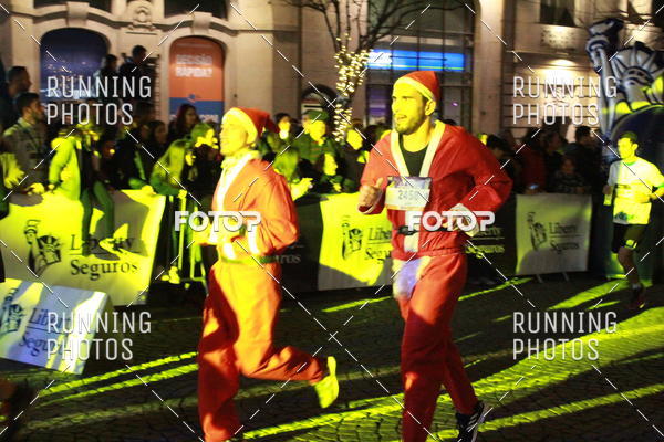 Buy your photos of the eventS�o Silvestre Porto 2019 on Fotop
