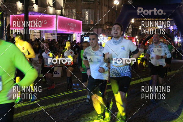 Buy your photos of the eventS�o Silvestre Porto 2019 on Fotop