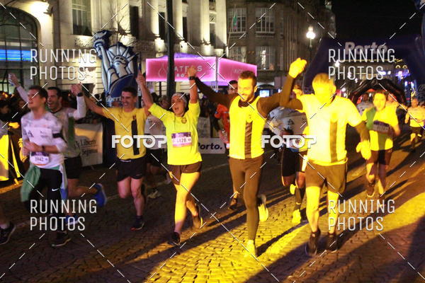 Buy your photos of the eventS�o Silvestre Porto 2019 on Fotop