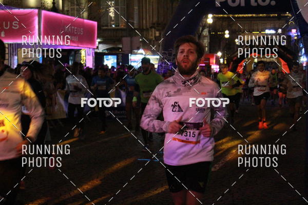 Buy your photos of the eventS�o Silvestre Porto 2019 on Fotop