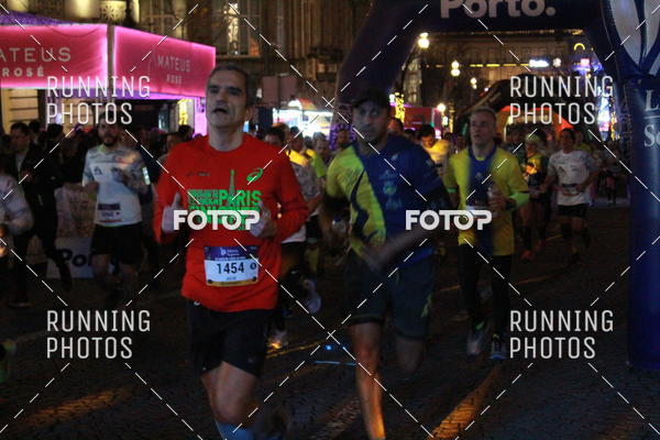 Buy your photos of the eventS�o Silvestre Porto 2019 on Fotop
