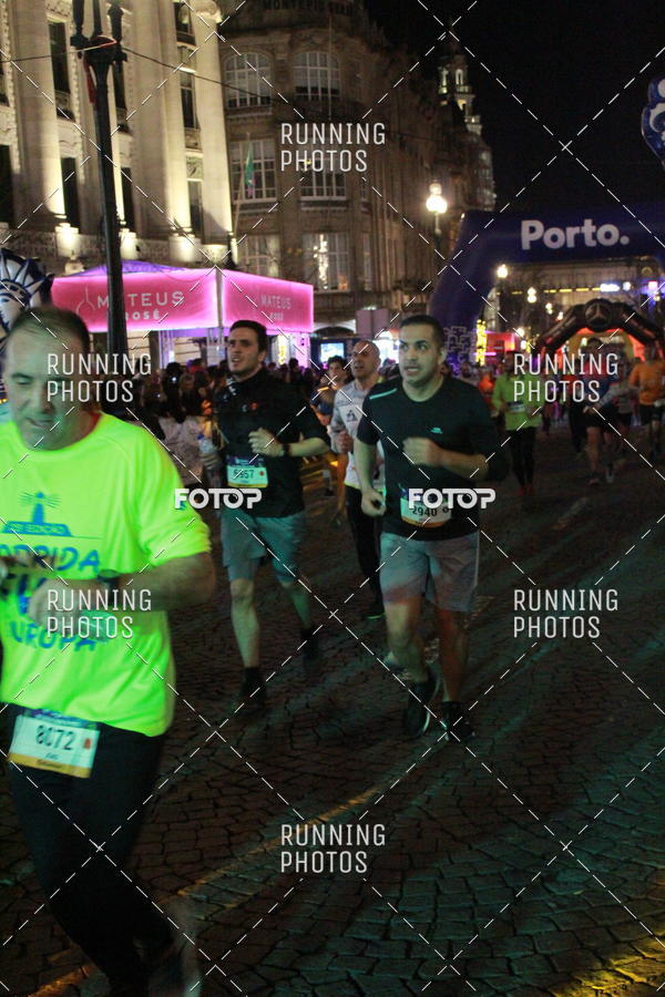 Buy your photos of the eventS�o Silvestre Porto 2019 on Fotop