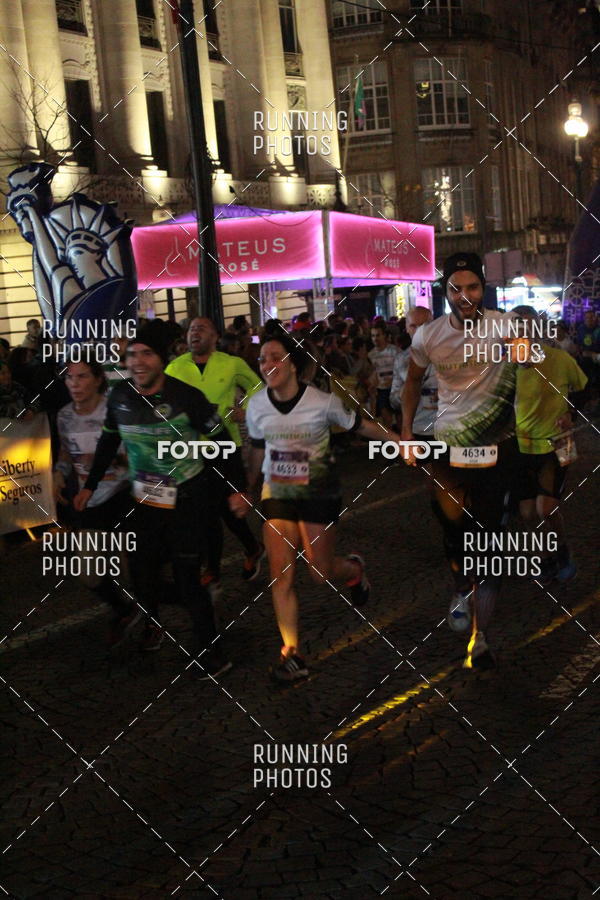 Buy your photos of the eventS�o Silvestre Porto 2019 on Fotop