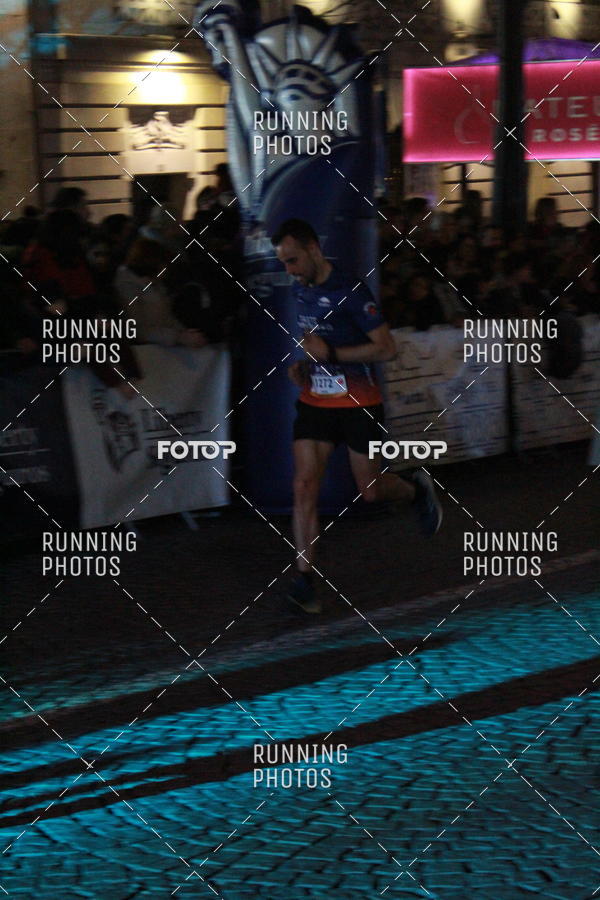 Buy your photos of the eventS�o Silvestre Porto 2019 on Fotop