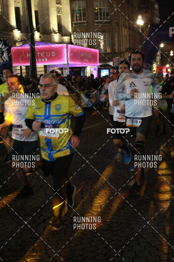 Buy your photos of the eventS�o Silvestre Porto 2019 on Fotop
