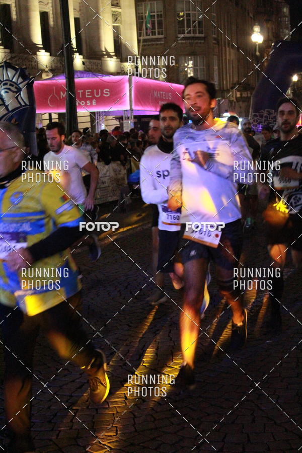 Buy your photos of the eventS�o Silvestre Porto 2019 on Fotop