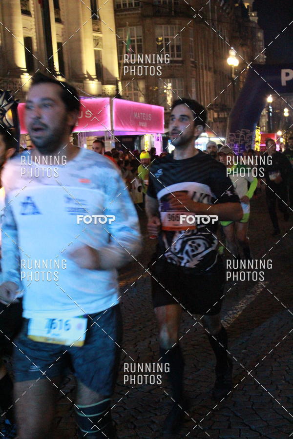 Buy your photos of the eventS�o Silvestre Porto 2019 on Fotop