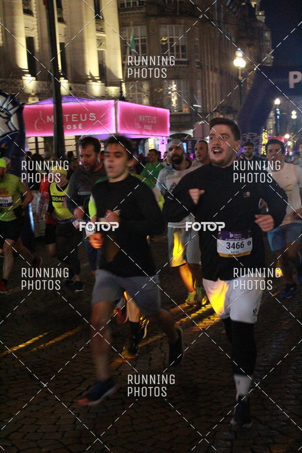 Buy your photos of the eventS�o Silvestre Porto 2019 on Fotop