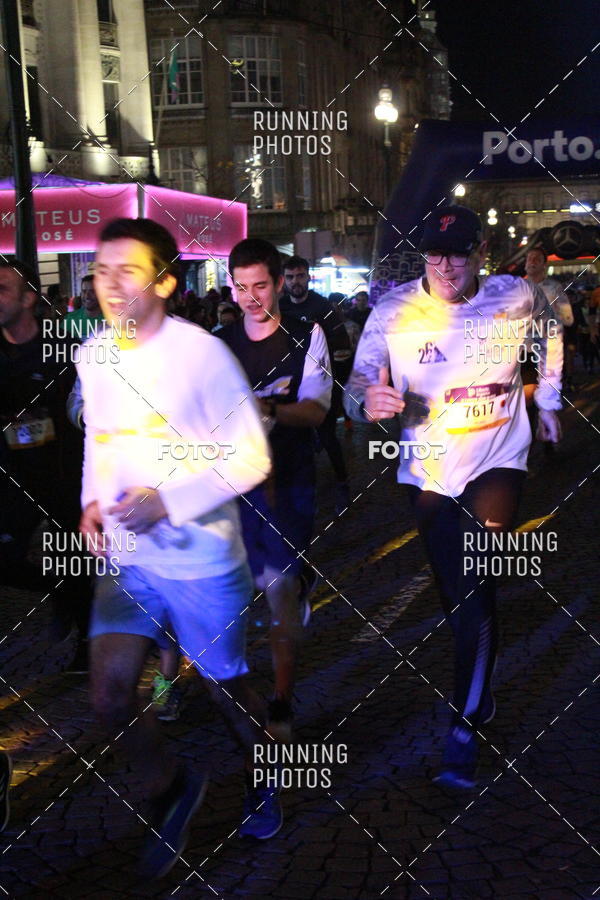Buy your photos of the eventS�o Silvestre Porto 2019 on Fotop