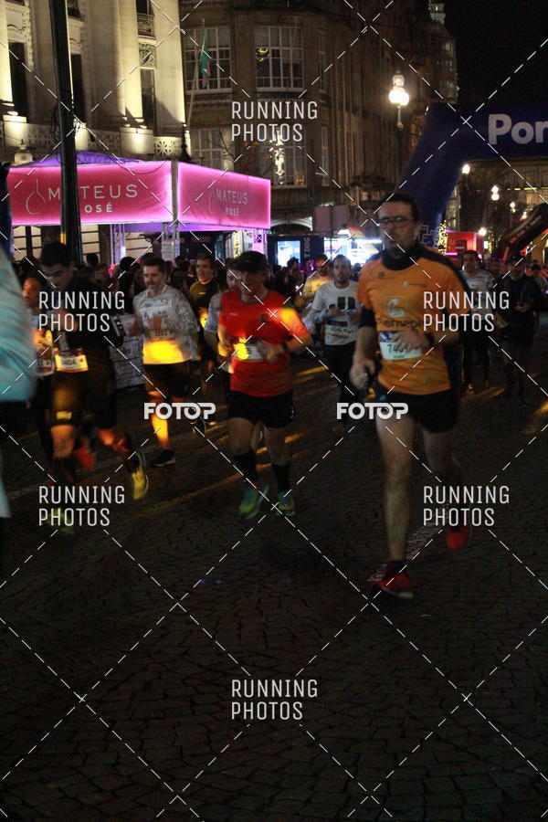 Buy your photos of the eventS�o Silvestre Porto 2019 on Fotop