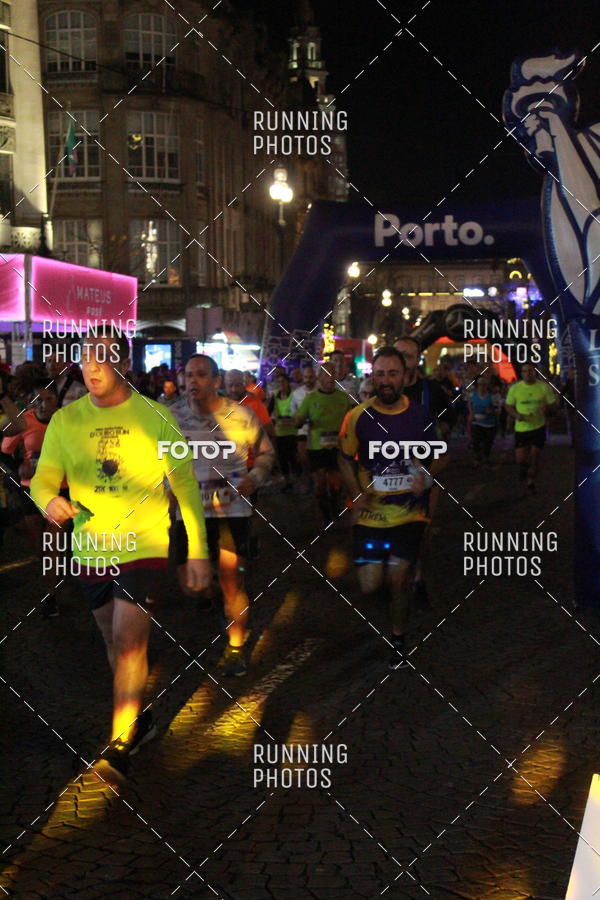 Buy your photos of the eventS�o Silvestre Porto 2019 on Fotop