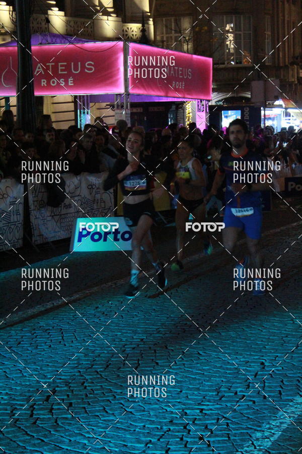 Buy your photos of the eventS�o Silvestre Porto 2019 on Fotop