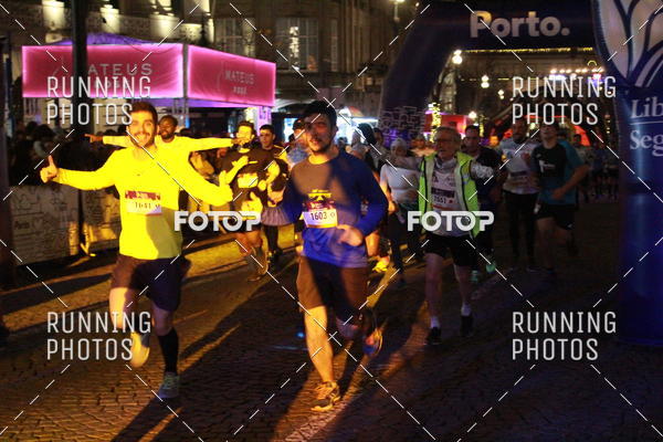 Buy your photos of the eventS�o Silvestre Porto 2019 on Fotop
