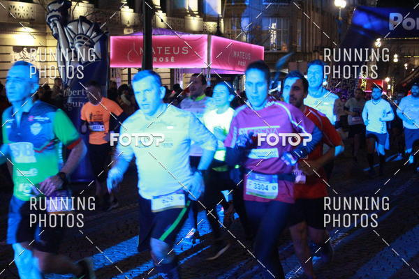 Buy your photos of the eventS�o Silvestre Porto 2019 on Fotop