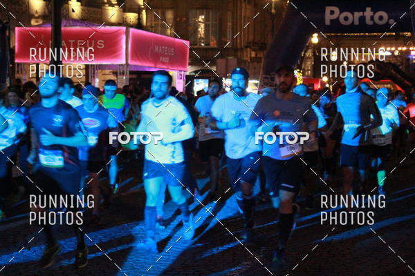 Buy your photos of the eventS�o Silvestre Porto 2019 on Fotop