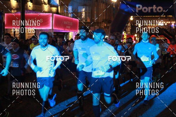 Buy your photos of the eventS�o Silvestre Porto 2019 on Fotop