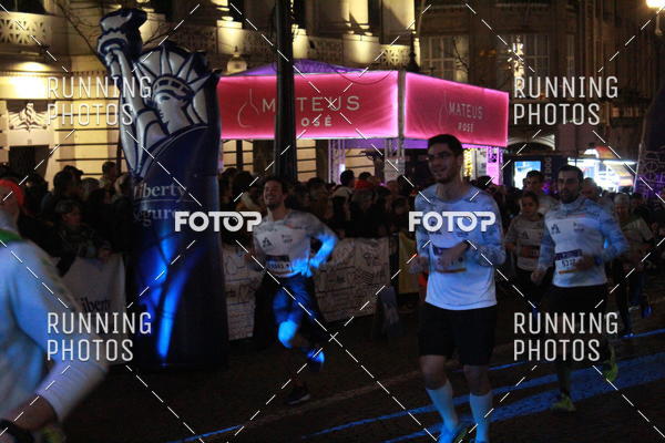 Buy your photos of the eventS�o Silvestre Porto 2019 on Fotop
