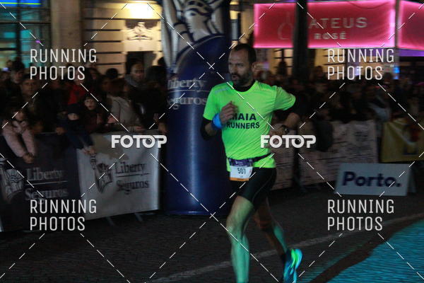 Buy your photos of the eventS�o Silvestre Porto 2019 on Fotop