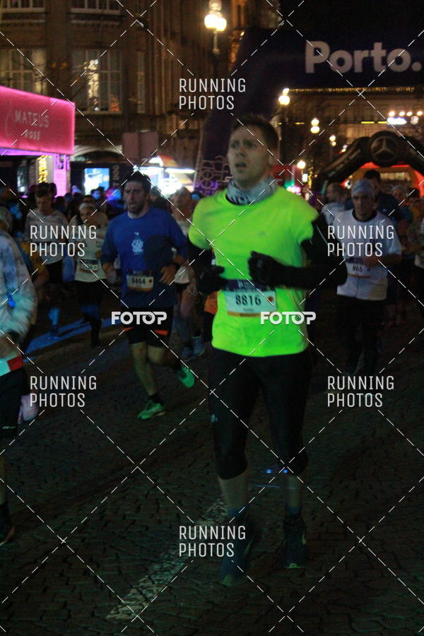 Buy your photos of the eventS�o Silvestre Porto 2019 on Fotop