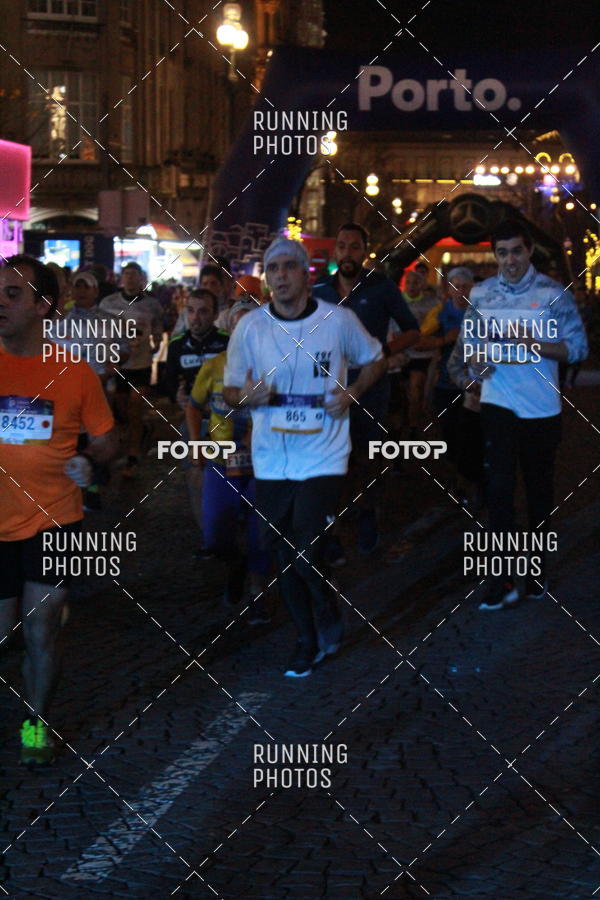 Buy your photos of the eventS�o Silvestre Porto 2019 on Fotop