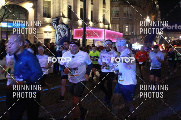Buy your photos of the eventS�o Silvestre Porto 2019 on Fotop