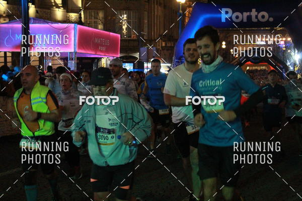 Buy your photos of the eventS�o Silvestre Porto 2019 on Fotop