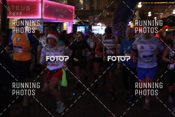 Buy your photos of the eventS�o Silvestre Porto 2019 on Fotop
