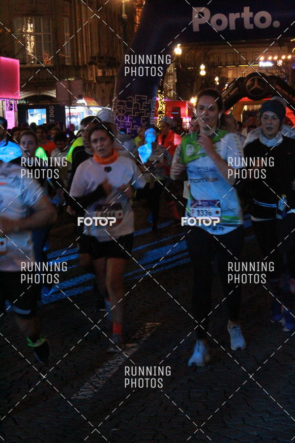 Buy your photos of the eventS�o Silvestre Porto 2019 on Fotop
