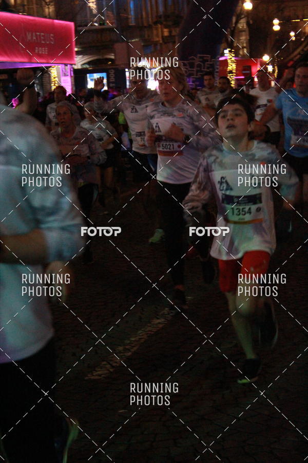 Buy your photos of the eventS�o Silvestre Porto 2019 on Fotop