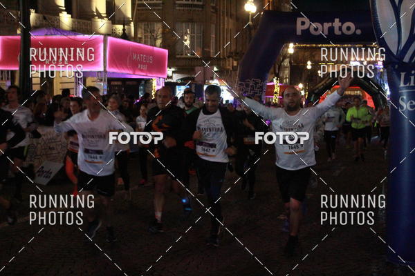 Buy your photos of the eventS�o Silvestre Porto 2019 on Fotop