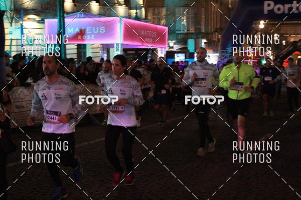 Buy your photos of the eventS�o Silvestre Porto 2019 on Fotop