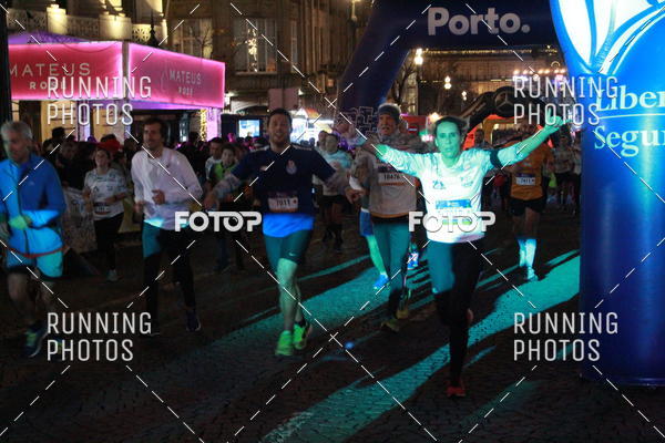 Buy your photos of the eventS�o Silvestre Porto 2019 on Fotop