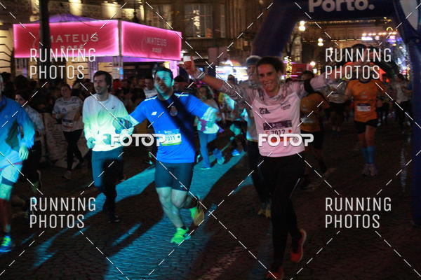 Buy your photos of the eventS�o Silvestre Porto 2019 on Fotop