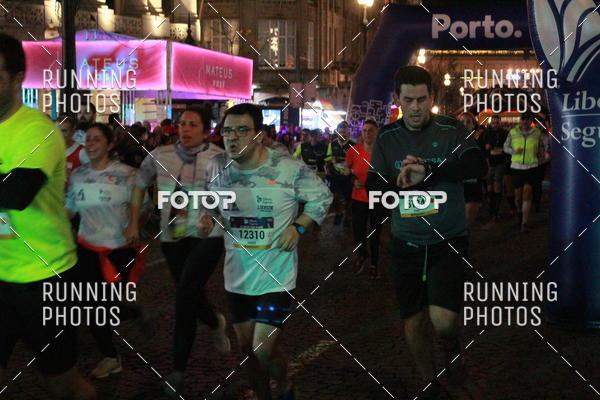 Buy your photos of the eventS�o Silvestre Porto 2019 on Fotop