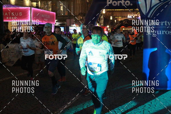 Buy your photos of the eventS�o Silvestre Porto 2019 on Fotop