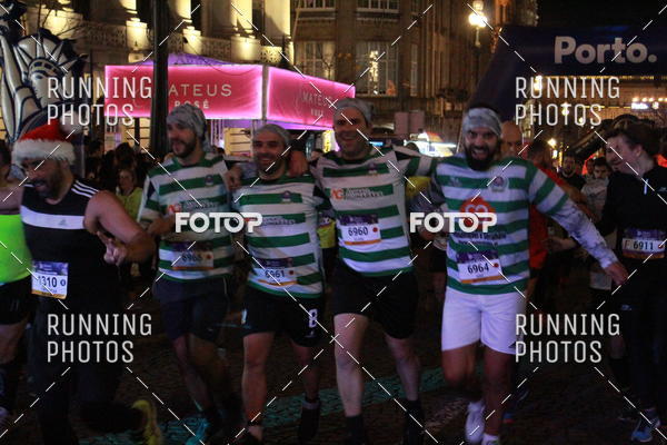 Buy your photos of the eventS�o Silvestre Porto 2019 on Fotop