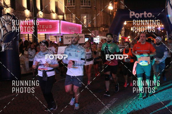 Buy your photos of the eventS�o Silvestre Porto 2019 on Fotop