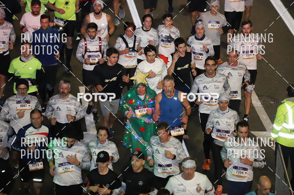 Buy your photos of the eventS�o Silvestre Porto 2019 on Fotop