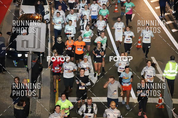 Buy your photos of the eventS�o Silvestre Porto 2019 on Fotop