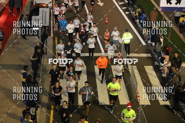 Buy your photos of the eventS�o Silvestre Porto 2019 on Fotop