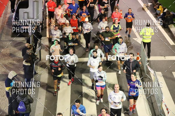 Buy your photos of the eventS�o Silvestre Porto 2019 on Fotop