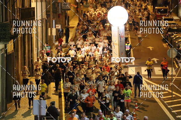 Buy your photos of the eventS�o Silvestre Porto 2019 on Fotop