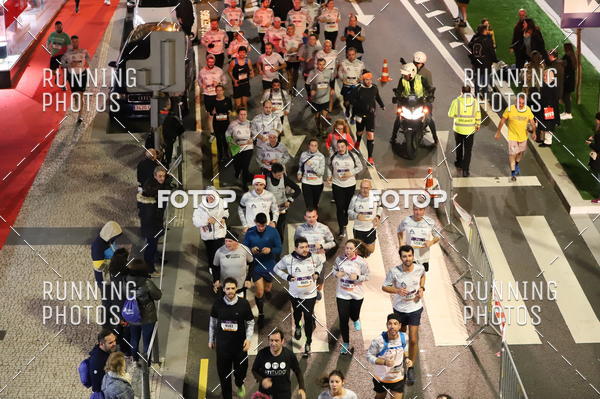 Buy your photos of the eventS�o Silvestre Porto 2019 on Fotop