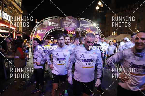 Buy your photos of the eventS�o Silvestre Porto 2019 on Fotop