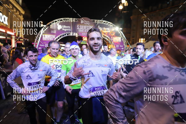 Buy your photos of the eventS�o Silvestre Porto 2019 on Fotop