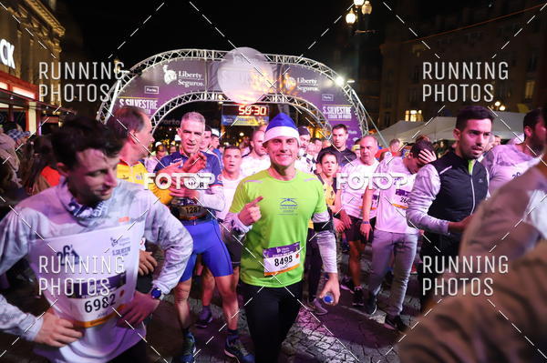 Buy your photos of the eventS�o Silvestre Porto 2019 on Fotop