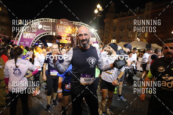 Buy your photos of the eventS�o Silvestre Porto 2019 on Fotop